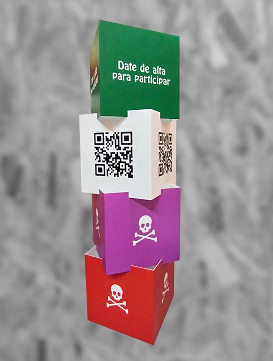 Totem publicitario personalizado formado por cubos encajables de polipropileno